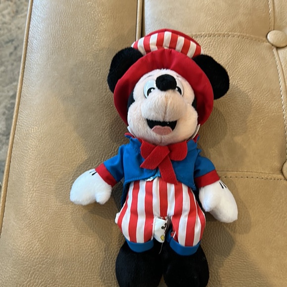 Disney Uncle Sam Mickey Mouse dressed in red white and blue - Picture 3 of 9